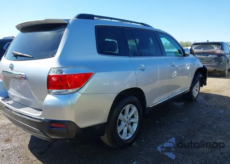 2011 Toyota Highlander Se V6 z USA, uszkodzony, nr VIN 5TDBK3EH5BS067373